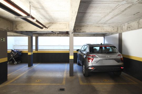 Garagem de apartamento à venda com 3 quartos, 95m² em Jardim Itu, Porto Alegre