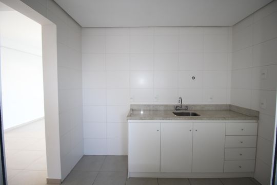 Cozinha de apartamento à venda com 3 quartos, 95m² em Jardim Itu, Porto Alegre