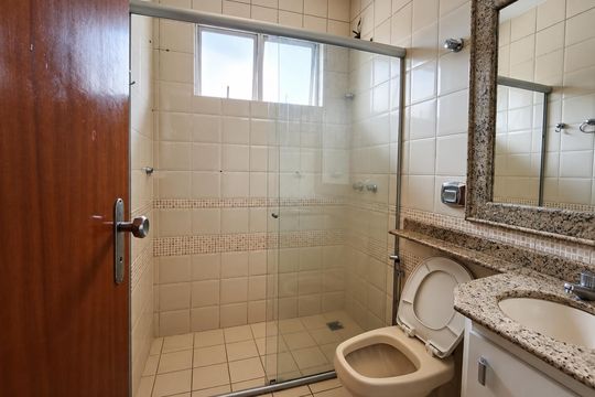 Banheiro social de casa de condomínio para alugar com 3 quartos, 151m² em Setor Vila João Vaz, Goiânia