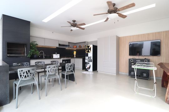 Varanda gourmet de casa para alugar com 4 quartos, 250m² em Minas Gerais, Uberlândia