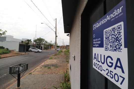 Plaquinha de casa para alugar com 4 quartos, 250m² em Minas Gerais, Uberlândia