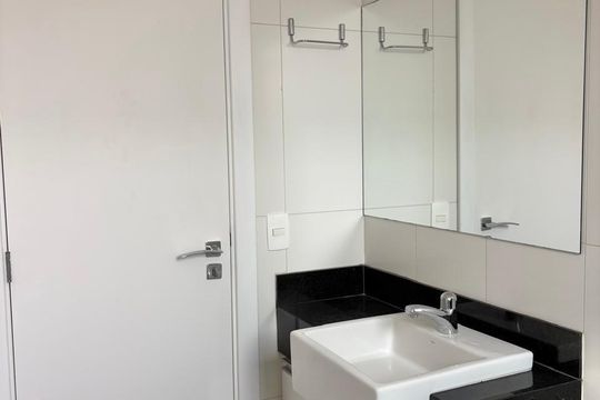 Banheiro de apartamento para alugar com 1 quarto, 40m² em Buritis, Belo Horizonte