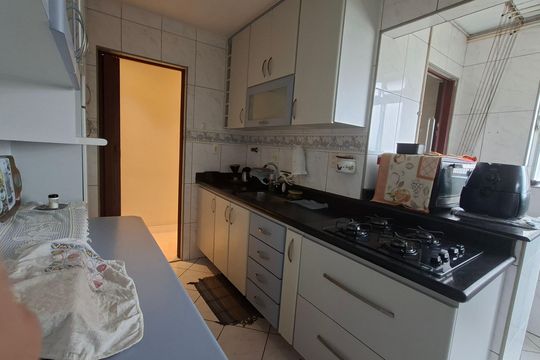 Cozinha de apartamento para alugar com 3 quartos, 90m² em Embaré, Santos