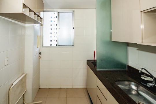 Cozinha de apartamento à venda com 2 quartos, 50m² em Conjunto Helena Antipoff, Belo Horizonte