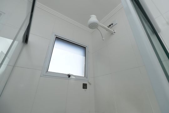 Banheiro de apartamento à venda com 1 quarto, 37m² em Vila Antonina, São Paulo