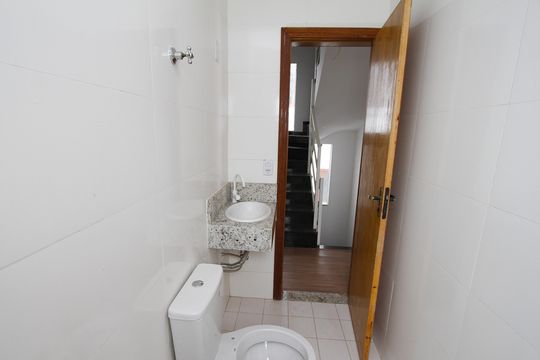Banheiro Social de casa de condomínio à venda com 2 quartos, 125m² em Salgado Filho, Belo Horizonte