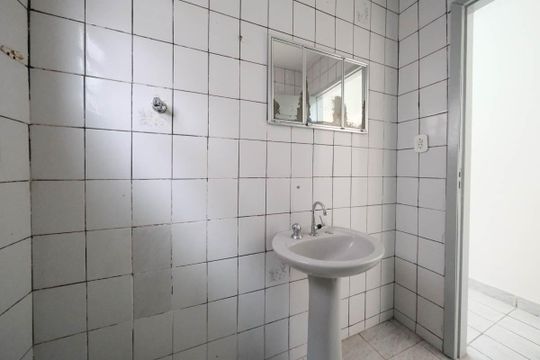Banheiro de casa para alugar com 2 quartos, 65m² em Parque Cisper, São Paulo