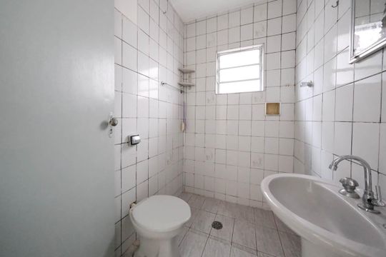 Banheiro de casa para alugar com 2 quartos, 65m² em Parque Cisper, São Paulo