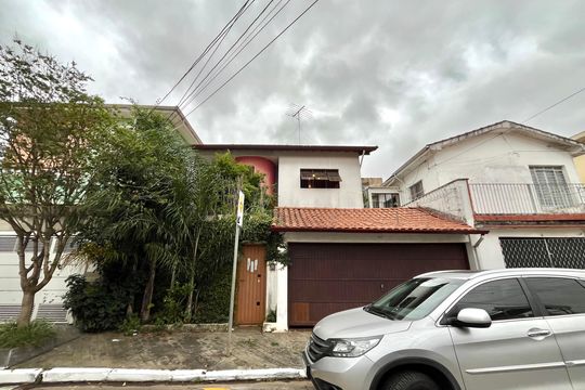 Fachada de casa à venda com 4 quartos, 256m² em Campo Belo, São Paulo