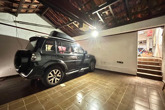 Garagem de casa à venda com 4 quartos, 256m² em Campo Belo, São Paulo