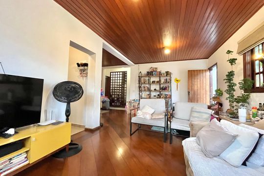 Casa à venda com 4 quartos, 256m² em Campo Belo, São Paulo
