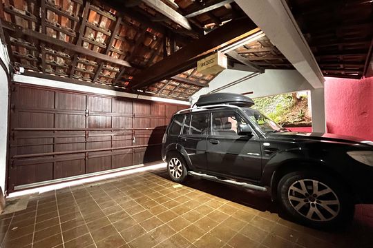 Garagem de casa à venda com 4 quartos, 256m² em Campo Belo, São Paulo
