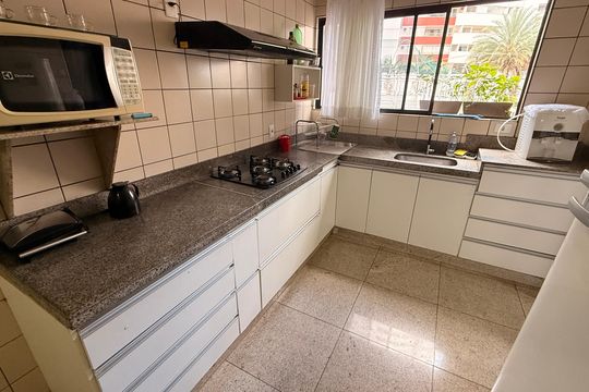 Cozinha de apartamento à venda com 4 quartos, 160m² em Nova Suiça, Goiânia