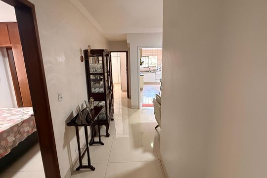 Corredor de apartamento à venda com 4 quartos, 160m² em Nova Suiça, Goiânia