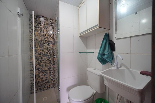 Banheiro  de apartamento para alugar com 1 quarto, 30m² em Kobrasol, São José