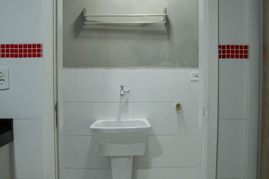 Área de serviço  de casa de condomínio à venda com 3 quartos, 128m² em Vila Taquari, São Paulo
