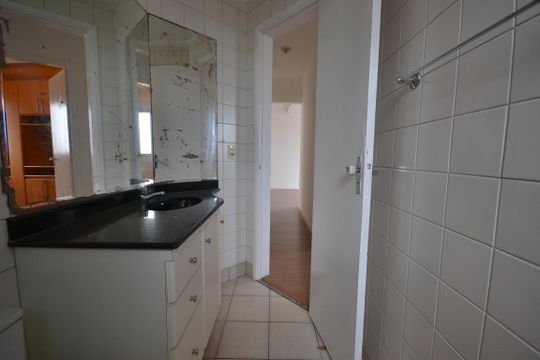 Banheiro Social de apartamento à venda com 2 quartos, 67m² em Jardim Ivana, São Paulo
