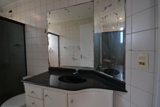 Banheiro Social de apartamento à venda com 2 quartos, 67m² em Jardim Ivana, São Paulo