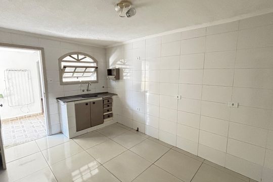 Cozinha de casa para alugar com 2 quartos, 70m² em Vila Alto de Santo Andre, Santo André