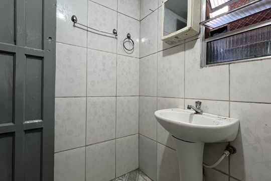 Banheiro de casa para alugar com 2 quartos, 50m² em Jardim Cumbica, Guarulhos