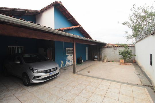 Garagem de casa à venda com 3 quartos, 140m² em Serrano, Belo Horizonte