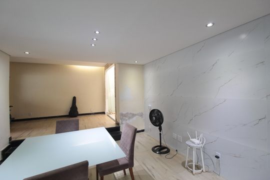 Sala de Jantar de casa à venda com 3 quartos, 140m² em Serrano, Belo Horizonte