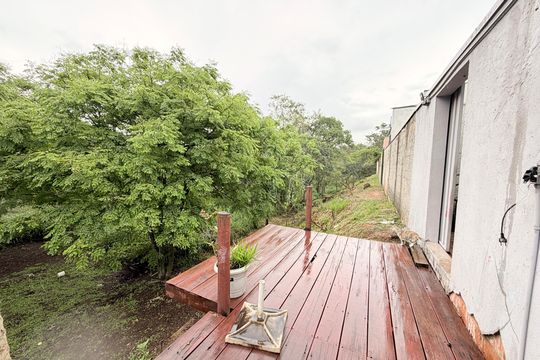 Deck externo e vista de casa à venda com 3 quartos, 202m² em Jardim Marambaia Ii, Jundiaí