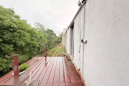 Deck externo e vista de casa à venda com 3 quartos, 202m² em Jardim Marambaia Ii, Jundiaí