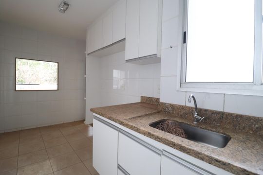 Cozinha de apartamento para alugar com 3 quartos, 115m² em Vigilato Pereira, Uberlândia