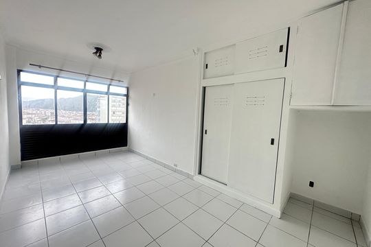 Apartamento para alugar com 1 quarto, 30m² em Itararé, São Vicente
