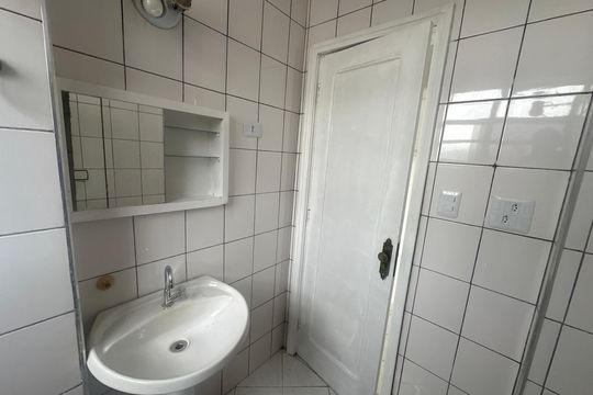 Banheiro de apartamento para alugar com 1 quarto, 30m² em Itararé, São Vicente