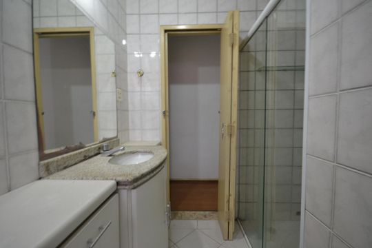 Banheiro 1 de casa à venda com 4 quartos, 156m² em Jardim Trussardi, São Paulo