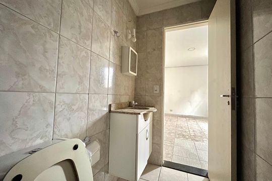 Banheiro da Suíte de casa para alugar com 1 quarto, 35m² em Vila Imperio, São Paulo