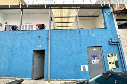 Fachada de casa para alugar com 1 quarto, 35m² em Vila Imperio, São Paulo