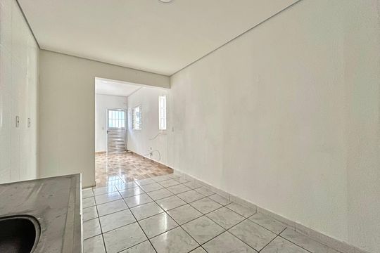 Cozinha de casa para alugar com 1 quarto, 35m² em Vila Imperio, São Paulo