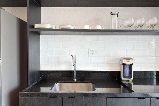 Cozinha de kitnet/studio para alugar com 1 quarto, 43m² em Jardim Analia Franco, São Paulo