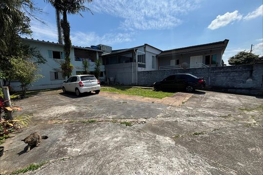 Garagem de casa à venda com 6 quartos, 223m² em Centro Alto, Ribeirão Pires