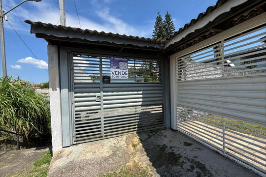 Fachada de casa à venda com 6 quartos, 223m² em Centro Alto, Ribeirão Pires