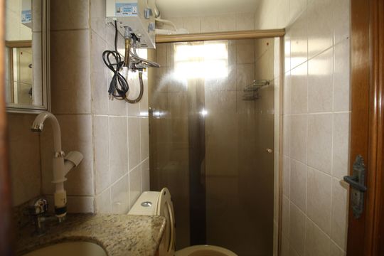 Banheiro de apartamento à venda com 2 quartos, 48m² em Jacarepaguá, Rio de Janeiro