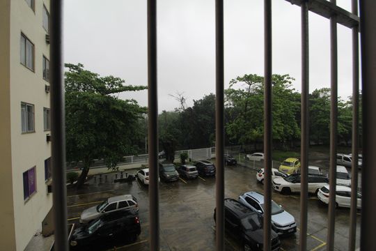 Sala - Vista de apartamento à venda com 2 quartos, 48m² em Jacarepaguá, Rio de Janeiro