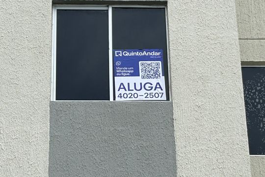 Fachada + placa de apartamento para alugar com 2 quartos, 41m² em Guadalupe, Rio de Janeiro