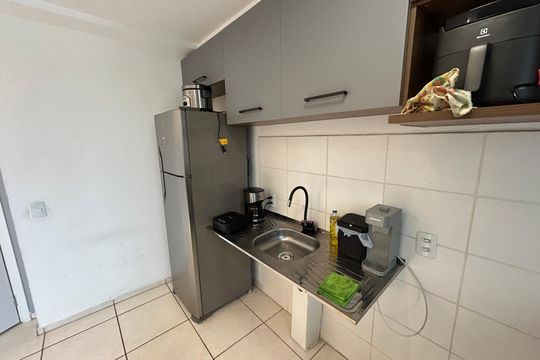 Cozinha de apartamento para alugar com 2 quartos, 41m² em Guadalupe, Rio de Janeiro