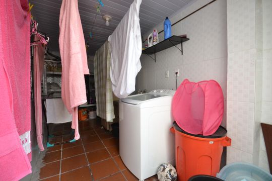 Lavanderia de casa à venda com 7 quartos, 200m² em Rio Pequeno, São Paulo