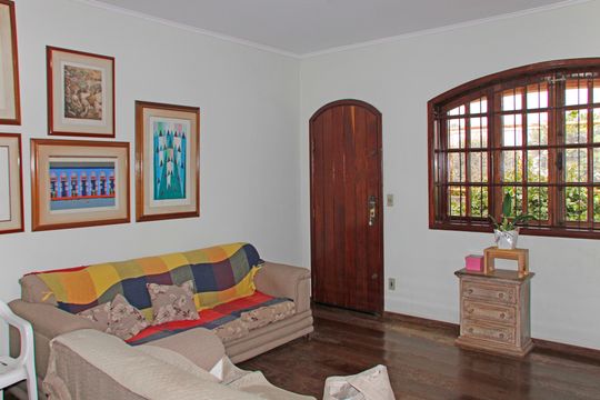 Casa à venda com 3 quartos, 212m² em Jardim Italia, Vinhedo