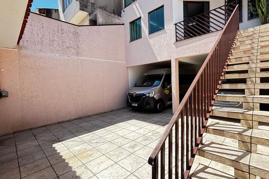 Garagem de casa para alugar com 4 quartos, 280m² em Jardim Ipanema, Santo André