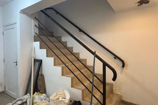 Escada de casa para alugar com 7 quartos, 260m² em Planalto Paulista, São Paulo