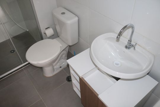 Banheiro de apartamento para alugar com 2 quartos, 35m² em Lapa, São Paulo