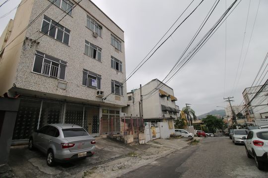 Fachada do Prédio de apartamento à venda com 2 quartos, 57m² em Vista Alegre, Rio de Janeiro