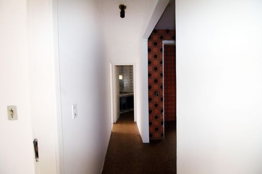 Corredor de apartamento para alugar com 2 quartos, 57m² em Vista Alegre, Rio de Janeiro