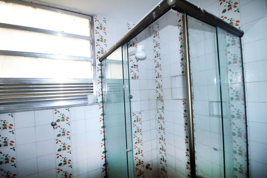 Banheiro de apartamento à venda com 2 quartos, 57m² em Vista Alegre, Rio de Janeiro